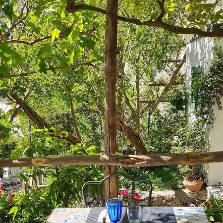Hébergement de vacances Casa Sopramare Casa Panoramica Con Giardino
