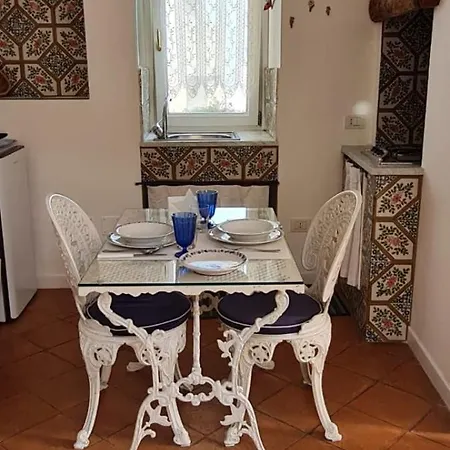 Casa Sopramare Casa Panoramica Con Giardino 度假居