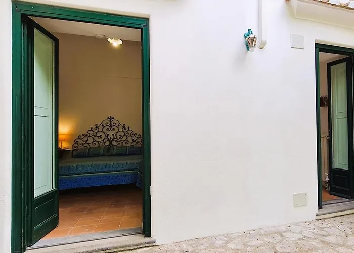 Casa Sopramare Casa Panoramica Con Giardino Holiday home *