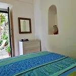 Casa Sopramare Casa Panoramica Con Giardino Feriehus